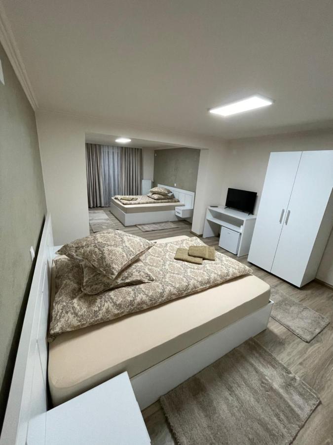 Conacul Pestera Ursilor Chiscau Esterno foto