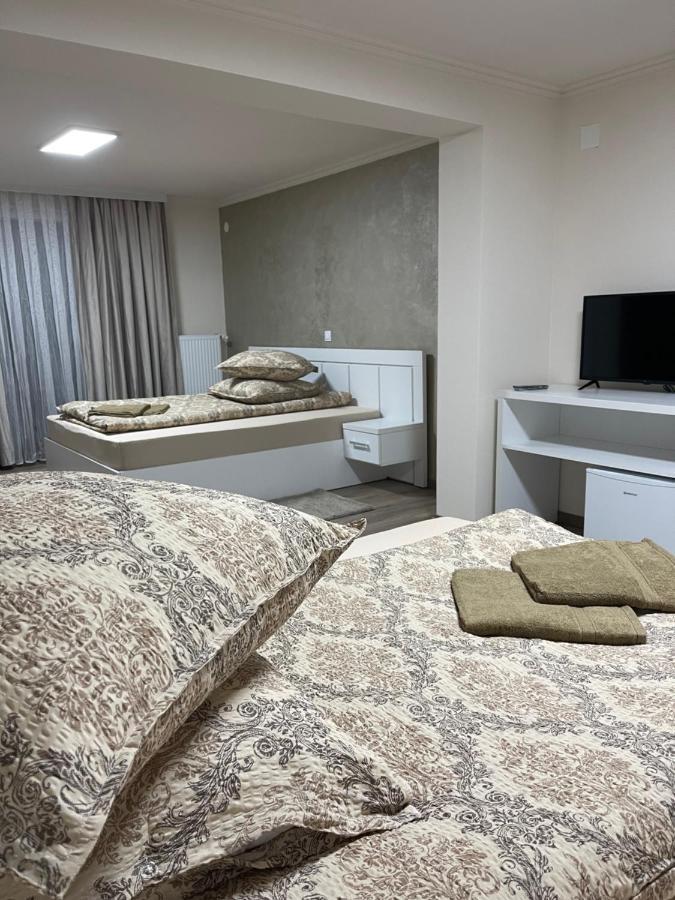Conacul Pestera Ursilor Chiscau Esterno foto