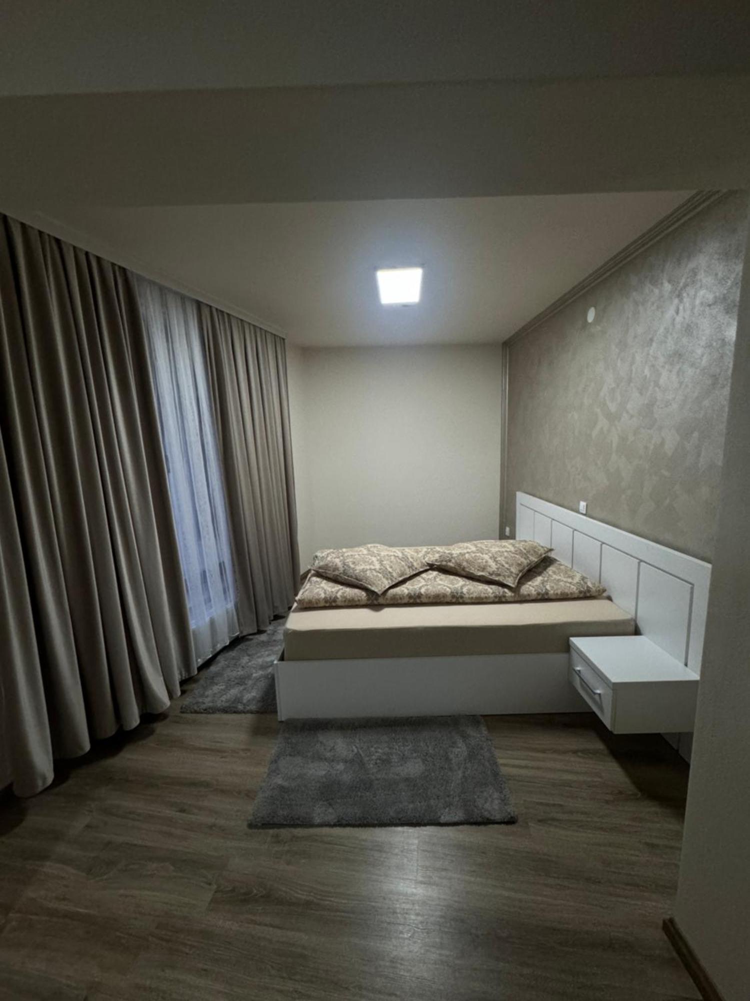 Conacul Pestera Ursilor Chiscau Esterno foto