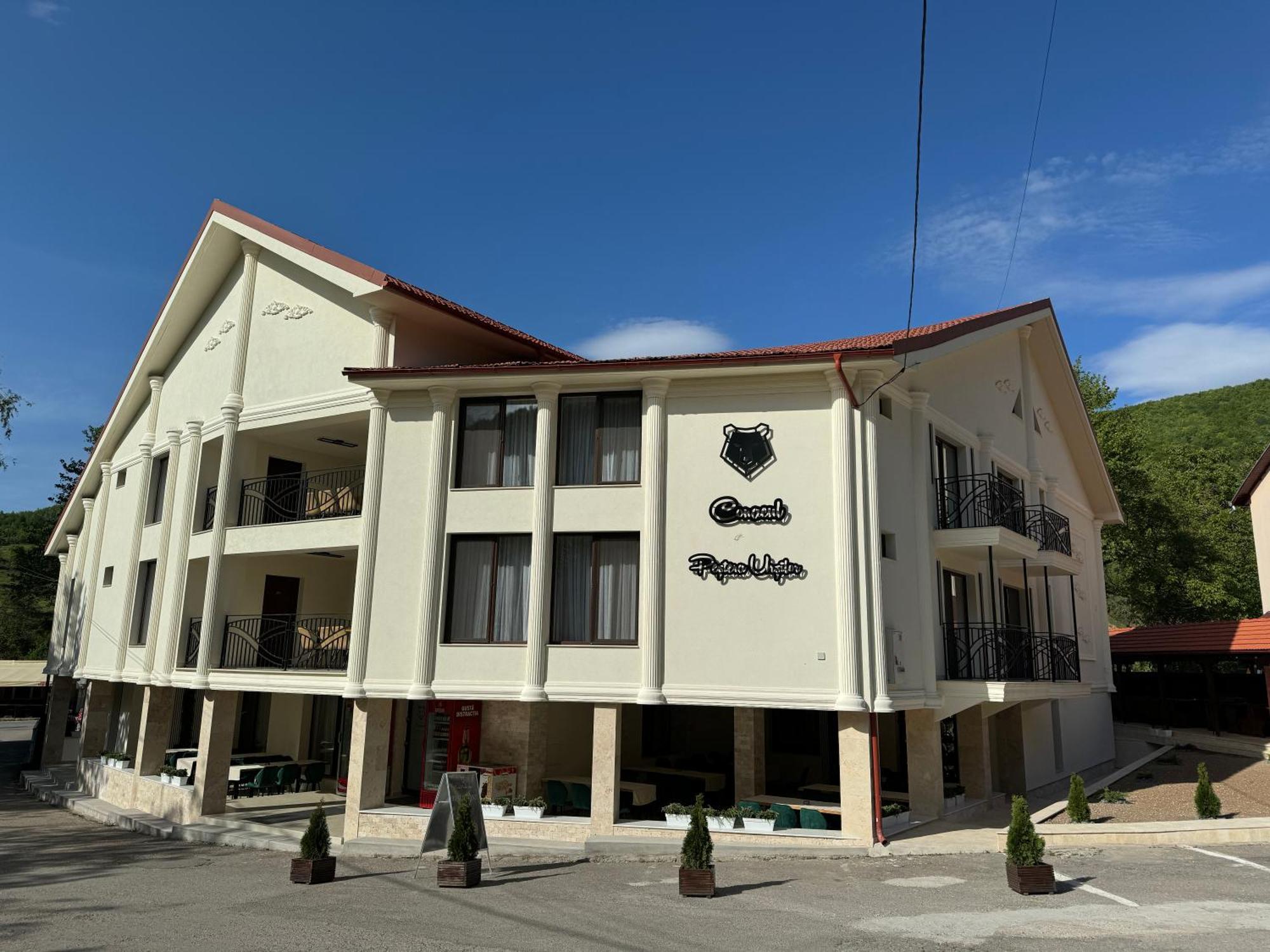 Conacul Pestera Ursilor Chiscau Esterno foto